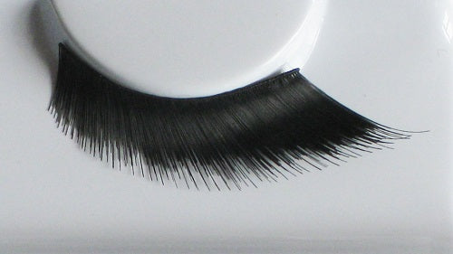 Eulenspiegel Wimpern Schwarz dicht, mittellang und schräg ein Paar