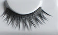 Eulenspiegel Wimpern Schwarz unregelmäßig gekreuzt ein Paar